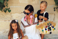 এই মডেলের মেয়ের বয়স ২৮, রয়েছে দুই নাতনি