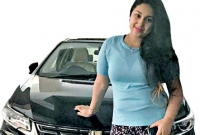  তাঁদের নতুন গাড়ি