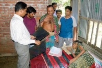 'মা' অনুমতি দিলেই পুলিশ কর্মকর্তা সেই ছেলেদের বিরুদ্ধে ব্যবস্থা