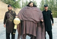 ৪৩৫ কেজির তিনিই বিশ্বের সবচেয়ে শক্তিশালী মানুষ!