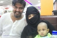 কে এই জনপ্রিয় নায়িকা, যে বোরকা পরেও নিজেকে লুকাতে পারলেন না?