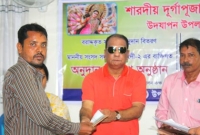 পলাশে ৩৯টি পূজা মন্ডপে অনুদান বিতরণ