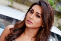 শুভেচ্ছা জানালেন মিমি