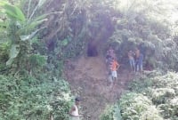 পাহাড়ে সুড়ঙ্গের সন্ধান, আতঙ্কে এলাকাবাসী