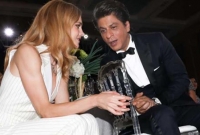 শাহরুখের দেখা পেয়ে আবেগাপ্লুত সুপারমডেল নাটালিয়া