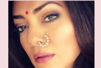 যে কারণে নথ পরে ফেস্টিভ মুডে সাজলেন সুস্মিতা