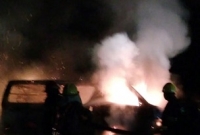 মাইক্রোবাস-মোটরসাইকেলের সংঘর্ষে আগুন