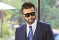 ‘আমার টাকায় জন্মদিনের অনুষ্ঠান হলো আর কার্ডে আমার ছবি নেই’