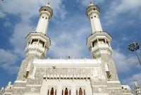 একসঙ্গে অনেক আযান শুনলে জবাব দিতে হবে কীভাবে ?