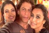 রানি-কাজলের সঙ্গে শাহরুখ, মুহূর্তে ভাইরাল