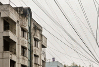 ১৯ তলা উঁচু থেকে টেলিফোনের তার বেয়ে পালানোর চেষ্টা এই ব্যক্তির, কিন্তু কেন?