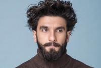 দুই মাস ড্রাইভারকে বেতন দেননি রণবীর  সিং, শ্যুটিং ফ্লোরেই মারধর!