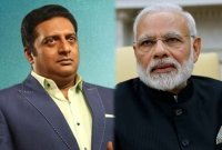 নরেন্দ্র মোদির নামে আপত্তিকর মন্তব্য করে বিপদে অভিনেতা প্রকাশ রাজ