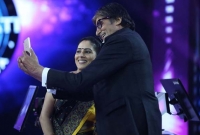 এক রাতেই কোটিপতি হয়ে গেলেন বাঙালি গৃহবধূ!