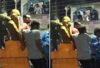 কবিগুরুর মূর্তিতে মদ ঢেলে গোসল করালো মদ্যপরা