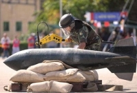 পাঁচটি বোমা ফেটে যাওয়ার শঙ্কায় খালি করা হচ্ছে শহর