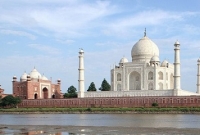 তাজমহলকে বিক্রির চেষ্টাও হয়েছিল!