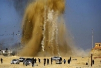  অবরুদ্ধ অবস্থায় ট্যাংক এবং কামান হামলা