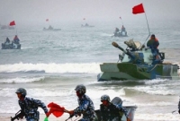 উত্তেজনা বাড়িয়ে বিশাল সামরিক মহড়া