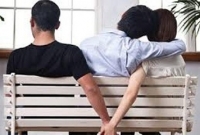 ৫ কারণে নারীদের মাঝে বাড়ছে পরকীয়া