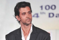 সইতে না পেরে কেঁদে ফেললেন হৃত্বিক রোশন