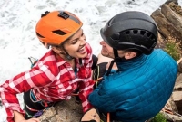 বিমান থেকে ঝাঁপ দিয়েই প্রেমের শুরু এই দুঃসাহসিক দম্পতির