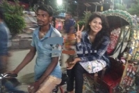 টাকা বাঁচাতেই রিকশায় ঘুরছি: এভ্রিল