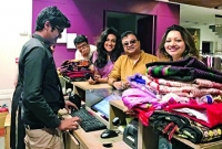  দুই গাড়ি শপিং!