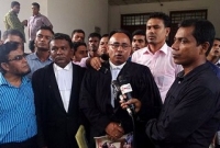 ‘আমার মেয়ের মতো ইন্টারনেট আসক্ত যেন কেউ না হয়’