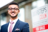 টিফিন বিরতিতে ব্যবসা চালিয়েই কোটিপতি এই স্কুলছাত্র