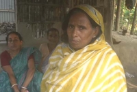 মুসলিম গৃহবধূর হাত দিয়েই শুরু এই গ্রামে দেবীর আরাধনা