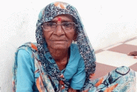 ৬০ বছর ধরে খাবার তোলেননি মুখে!  জানেন, কী খেয়ে বেঁচে আছেন এই মহিলা ?