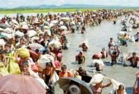 ভয়ঙ্কর বর্বরতা, ১ দিনে ঢুকল ৭০ হাজার রোহিঙ্গা