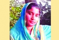 প্রেমিকের হাত ধরে প্রবাসীর স্ত্রী উধাও প্রেমিকের হাত ধরে প্রবাসীর স্ত্রী উধাও