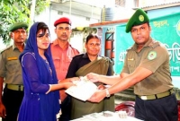 পলাশে আনসার ভিডিপির প্রশিক্ষনার্থীদের সনদপত্র ও নগদ অর্থ বিতরণ