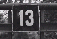 যে ১৩ টি কারণে অশুভ মনে করা হয় ১৩ সংখ্যাটিকে