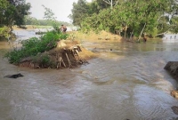 হাওড়া নদীর বাঁধ ভেঙে গেছে, ভেসে গেছে ৫০টি গ্রাম