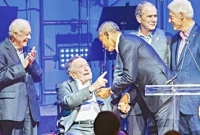 আমেরিকাকে বাঁচান