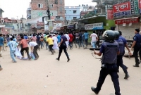 যুবদল-ছাত্রদলের সঙ্গে পুলিশের ব্যাপক সংঘর্ষ, গুলি