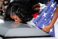 ডোনাল্ড ট্রাম্প আমাকে কাঁদিয়েছেন : বিস্ফোরক অভিযোগ বিধবা স্ত্রীর