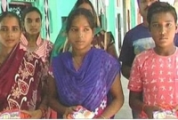 ধর্মান্তরিত হয়ে চার মুসলিম পরিবারের হিন্দু ধর্ম গ্রহণ