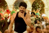 শেষমেশ বিতর্ক নিয়ে মুখ খুললেন তামিল নায়ক বিজয়