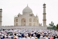 এবার তাজমহলে নামাজ পড়া বন্ধ করে দিয়ে শিবের পূজা করতে চাইছে হিন্দুত্ববাদীরা