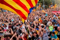 কাতালোনিয়ার স্বাধীনতার বিপক্ষে বার্সেলোনায় বিক্ষোভ