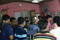 সেনাসদস্যকে পেটাল পুলিশ, পুলিশকে এলাকাবাসীর গণধোলাই