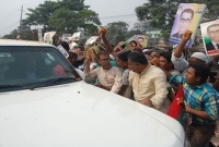 খালেদা জিয়ার গাড়িবহরে হামলা খালেদা জিয়ার গাড়িবহরে হামলা
