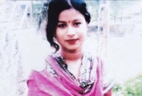 রাস্তার মাঝে বখাটেরা চুল কেটে নেয়ায় সুন্দরী কলেজ ছাত্রীর আত্মহত্যা