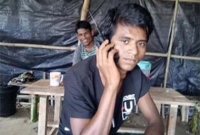 ‘ছবি তুলেই ত্রাণ কেড়ে নেয় মিয়ানমারের সেনারা’ ‘ছবি তুলেই ত্রাণ কেড়ে নেয় মিয়ানমারের সেনারা’