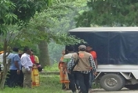 পার্কে অভিযানে অসামাজিক কার্যকলাপে পুলিশের হাতে ধরা ১২ তরুণ-তরুণী! অতঃপর..