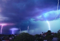 একরাতেই পৌনে দুই লাখ বজ্রপাত, চরম আতঙ্কে বাসিন্দারা